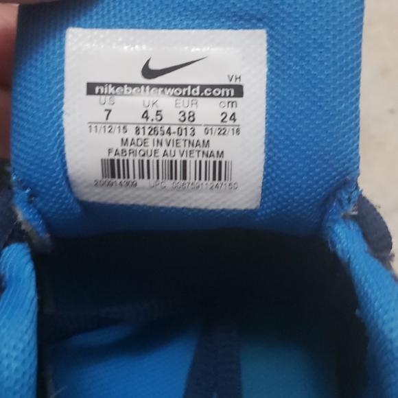 Nike running shoes - Picture 4 of 5